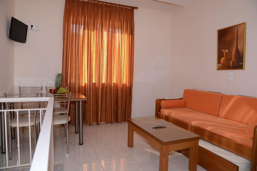 Maria'S Filoxenia Suites Drepano  Extérieur photo