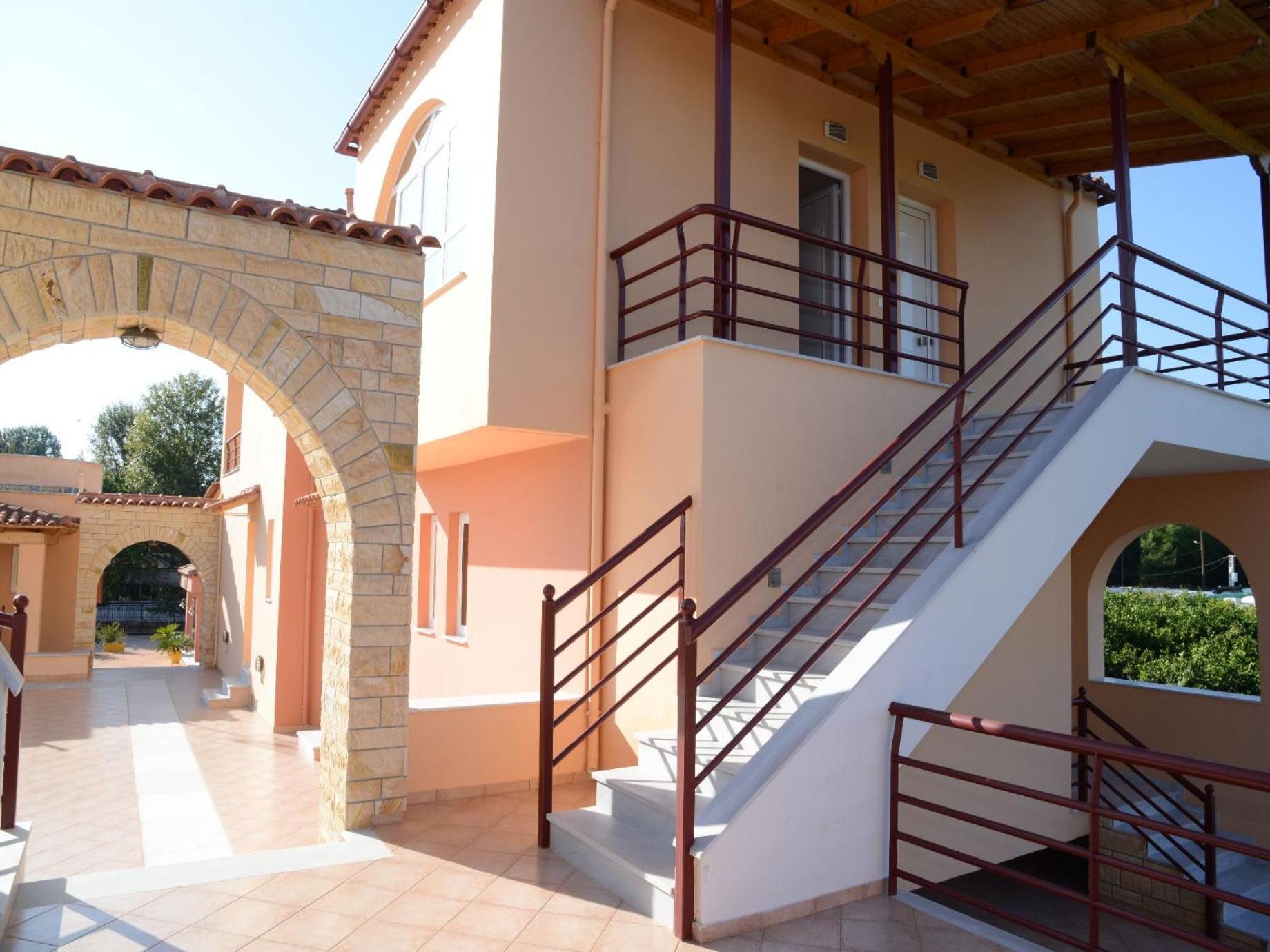 Maria'S Filoxenia Suites Drepano  Extérieur photo