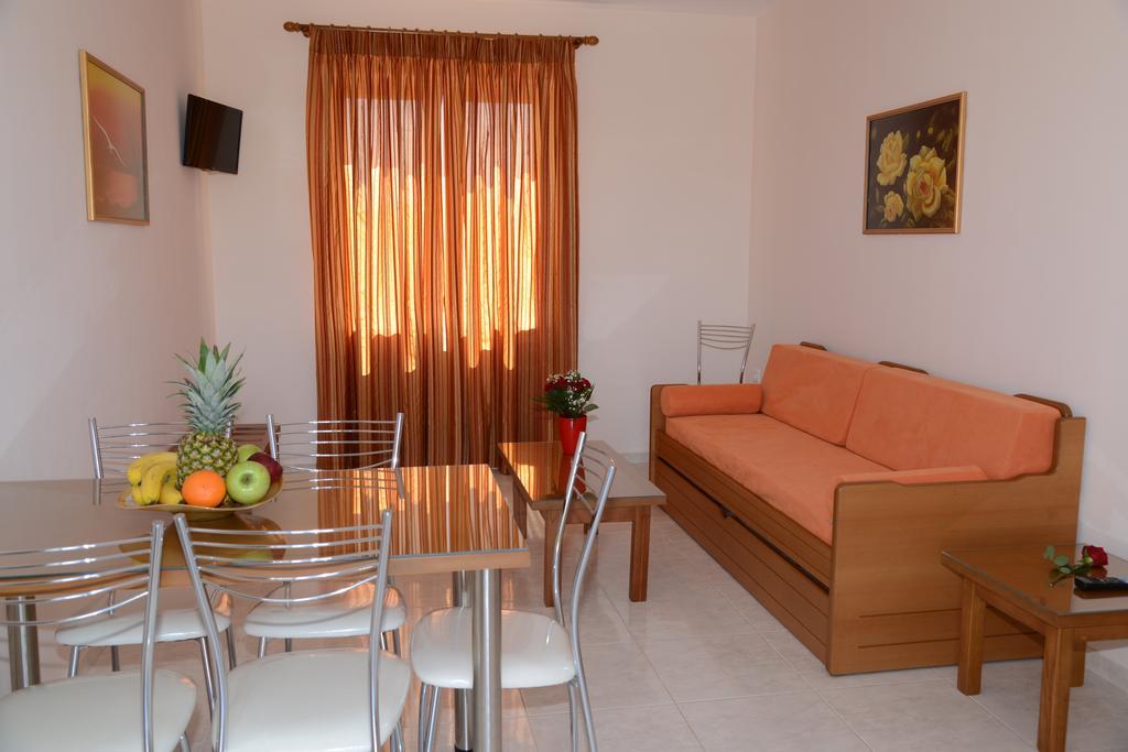 Maria'S Filoxenia Suites Drepano  Extérieur photo